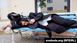 COVID Curbs Leave Hasidic Jews Stranded At Belarus Border